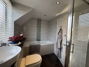 En Suite- click for photo gallery